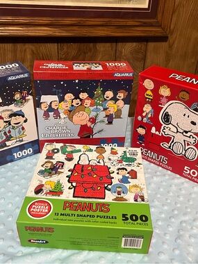 Peanuts Charlie Brown Holiday Puzzle Collection